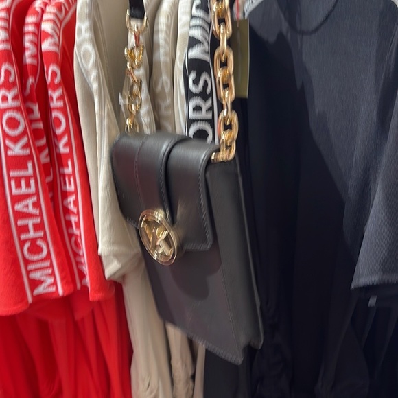 MICHAEL KORS CARMEN SMALL FAUX LEATHER PHONE CROSSBODY BAG - Picture 9 of 16